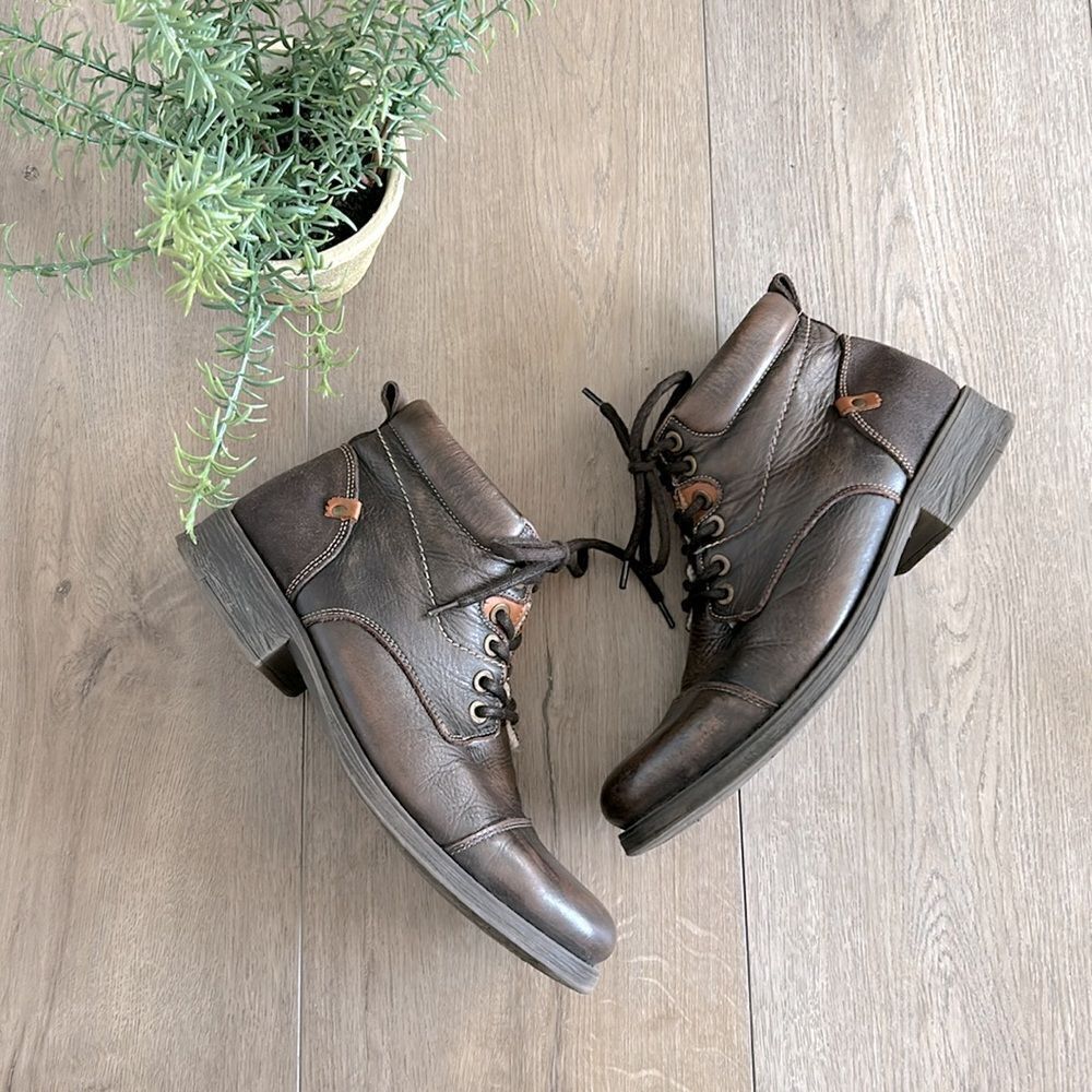 MENS J. KODA BROWN LEATHER HUGH BOOTS WITH SHERPA LINING SIZE 10
